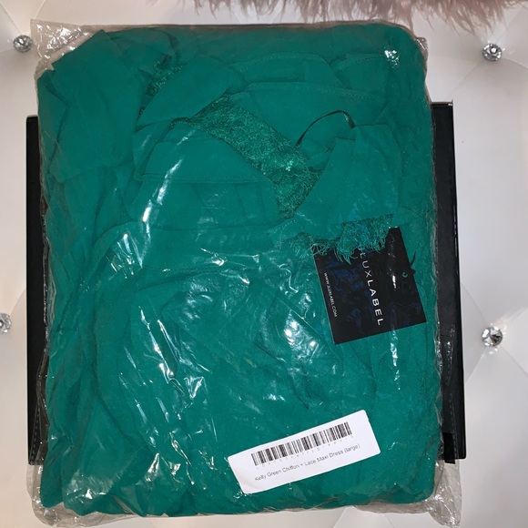 NWT JLUXLABEL Kelly Green Chiffon + Lace Maxi Dres - Picture 13 of 15
